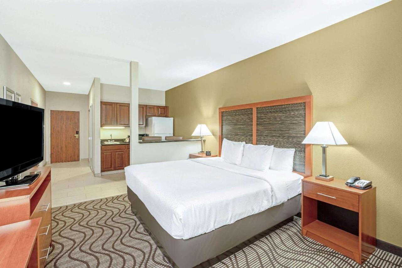 La Quinta By Wyndham Midwest City - Tinker Afb Exterior photo