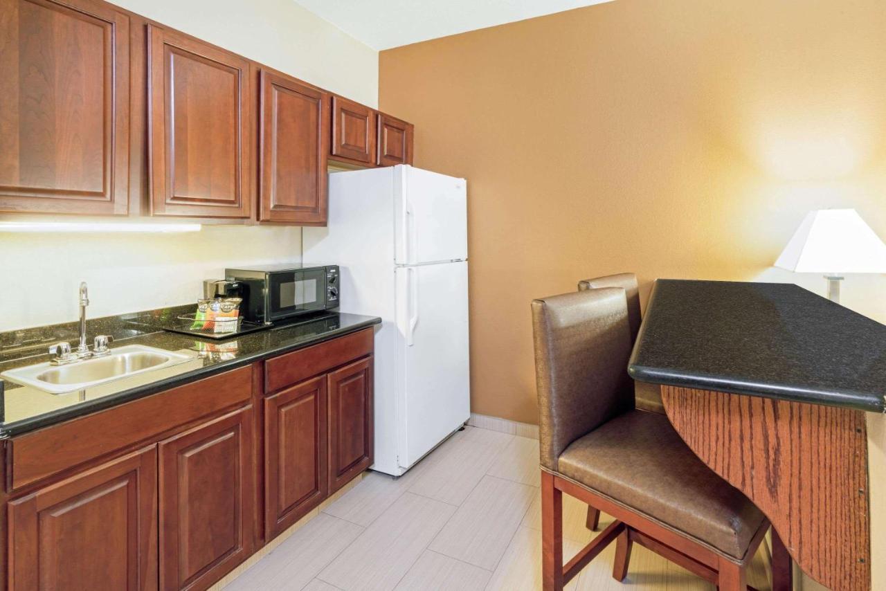 La Quinta By Wyndham Midwest City - Tinker Afb Exterior photo